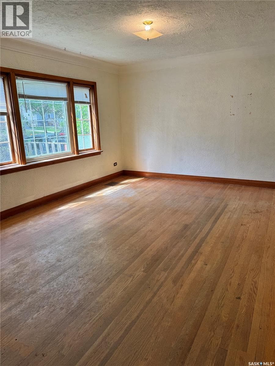 712 Broadway AVENUE — photo 3