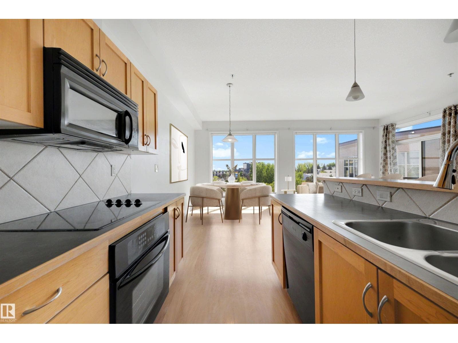 #410 4835 104A ST NW — photo 4
