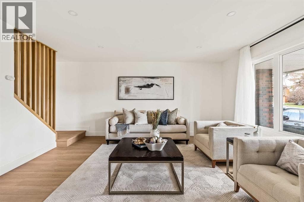11 Coach Manor Rise SW — photo 3