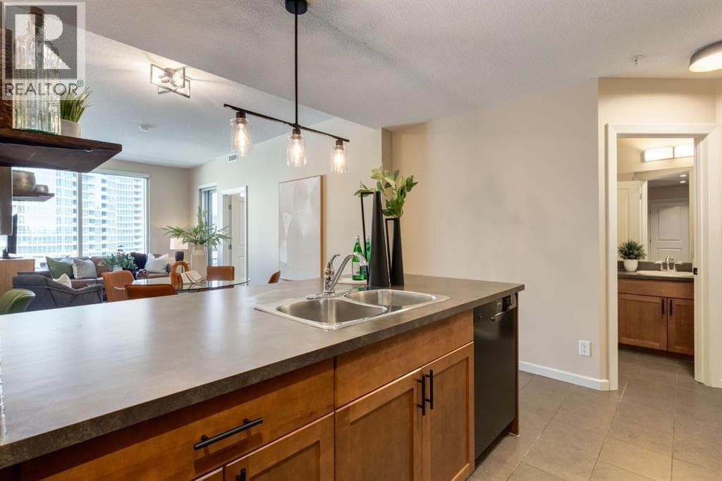 505, 211 13 Avenue SE — photo 4