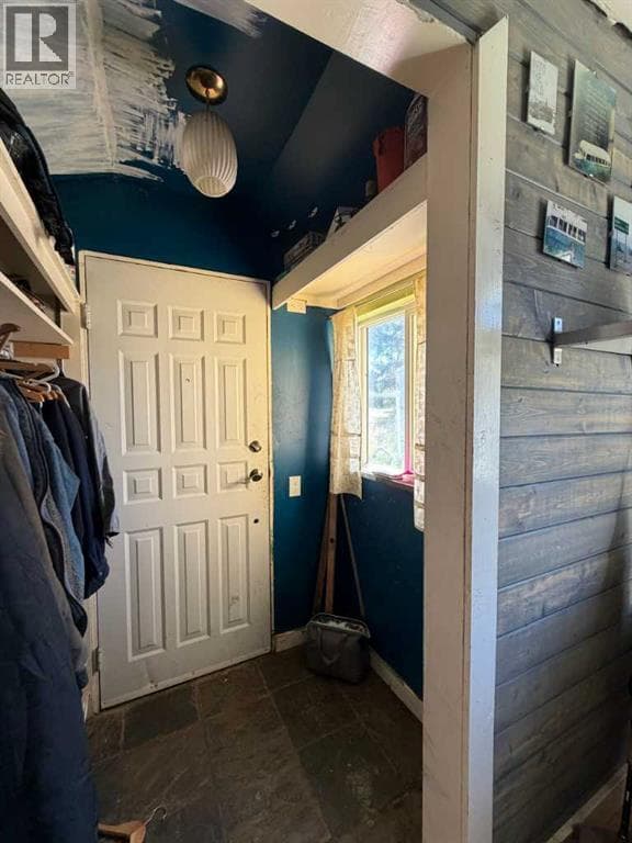 3922A 46 Street — photo 5
