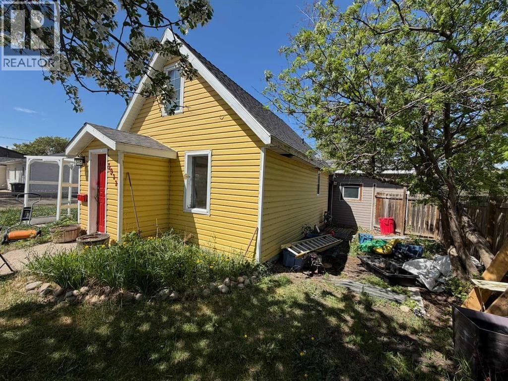 3922A 46 Street — photo 3