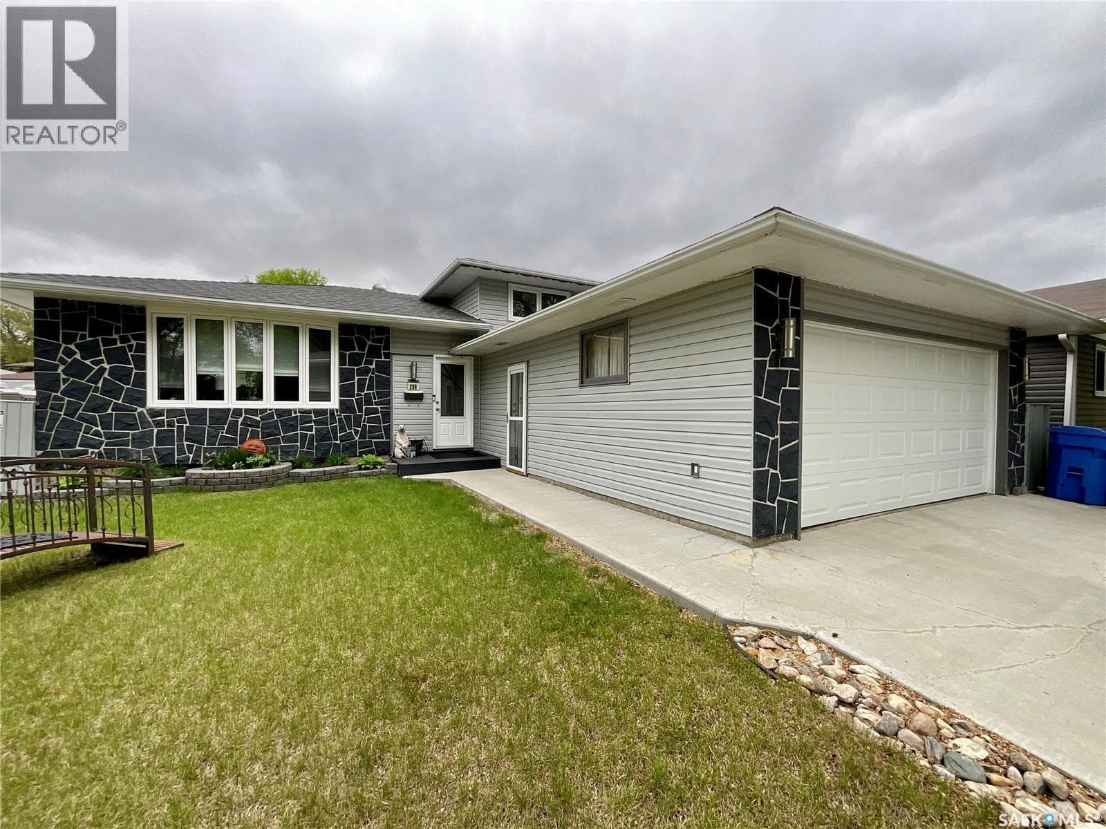 255 Litzenberger CRESCENT