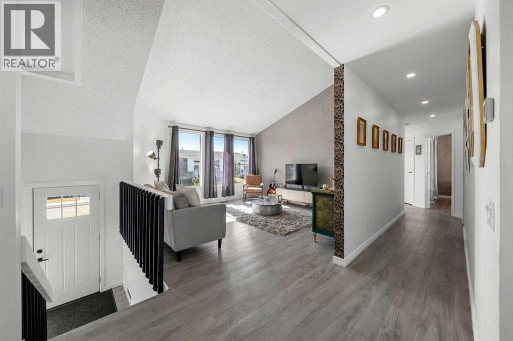 1312 10 Avenue SE — photo 2