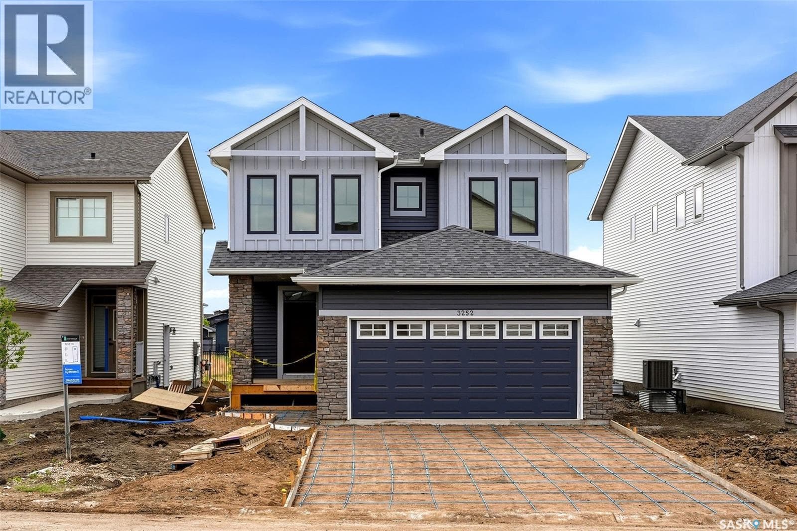 3252 Favel DRIVE