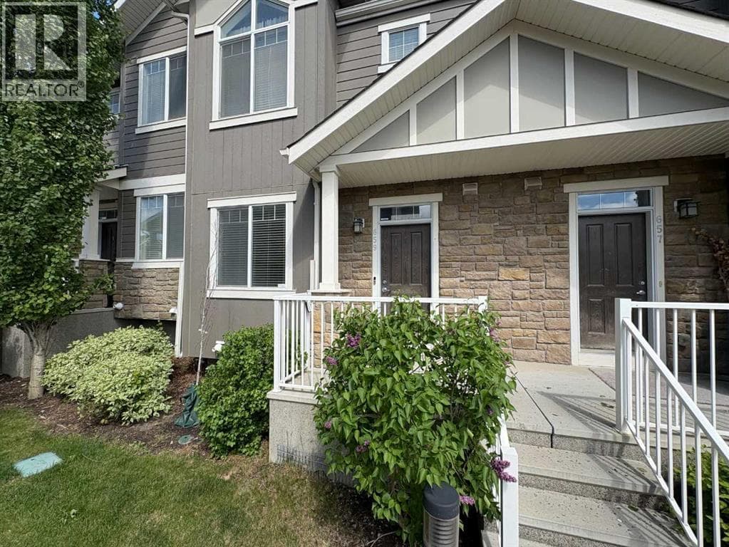 659 Evanston Manor NW — photo 4
