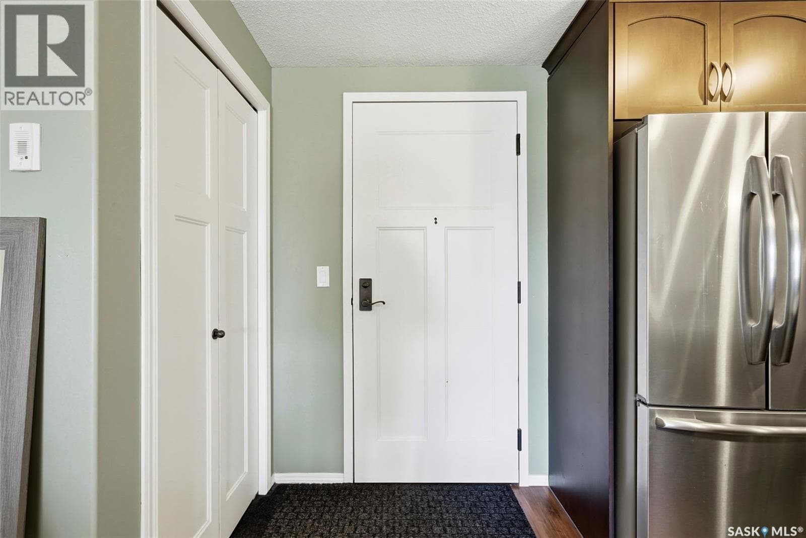 305 1220 Blackfoot DRIVE — photo 5