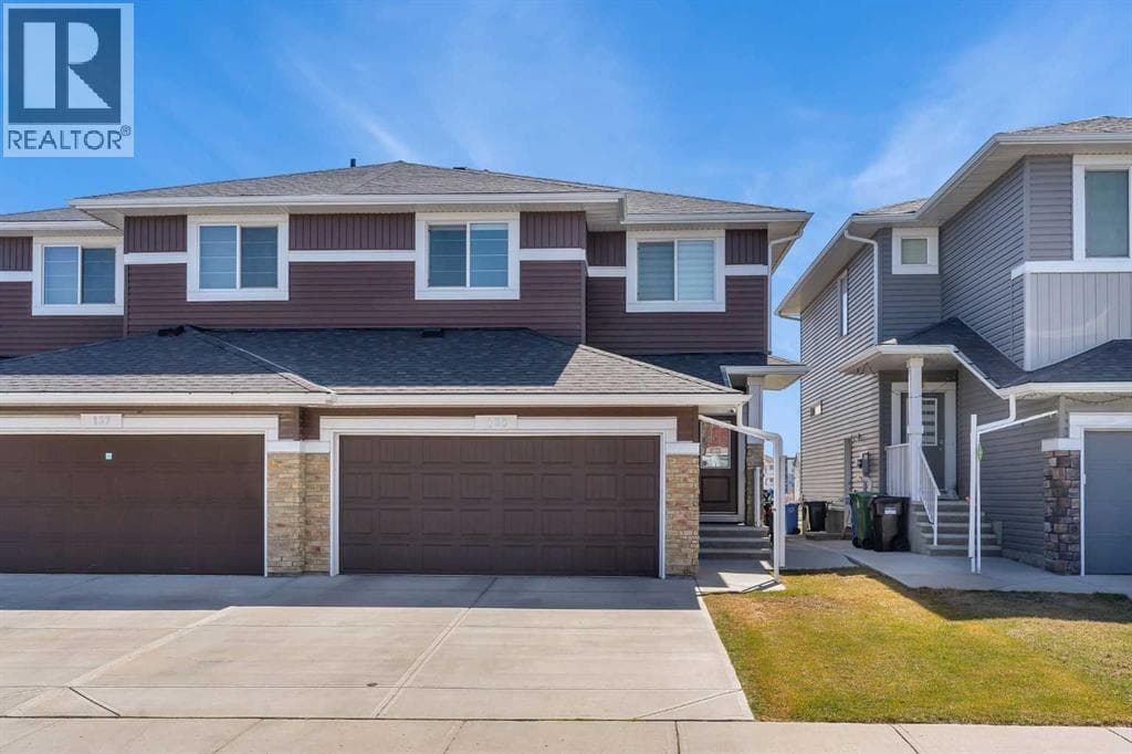 133 Redstone Common NE — photo 3