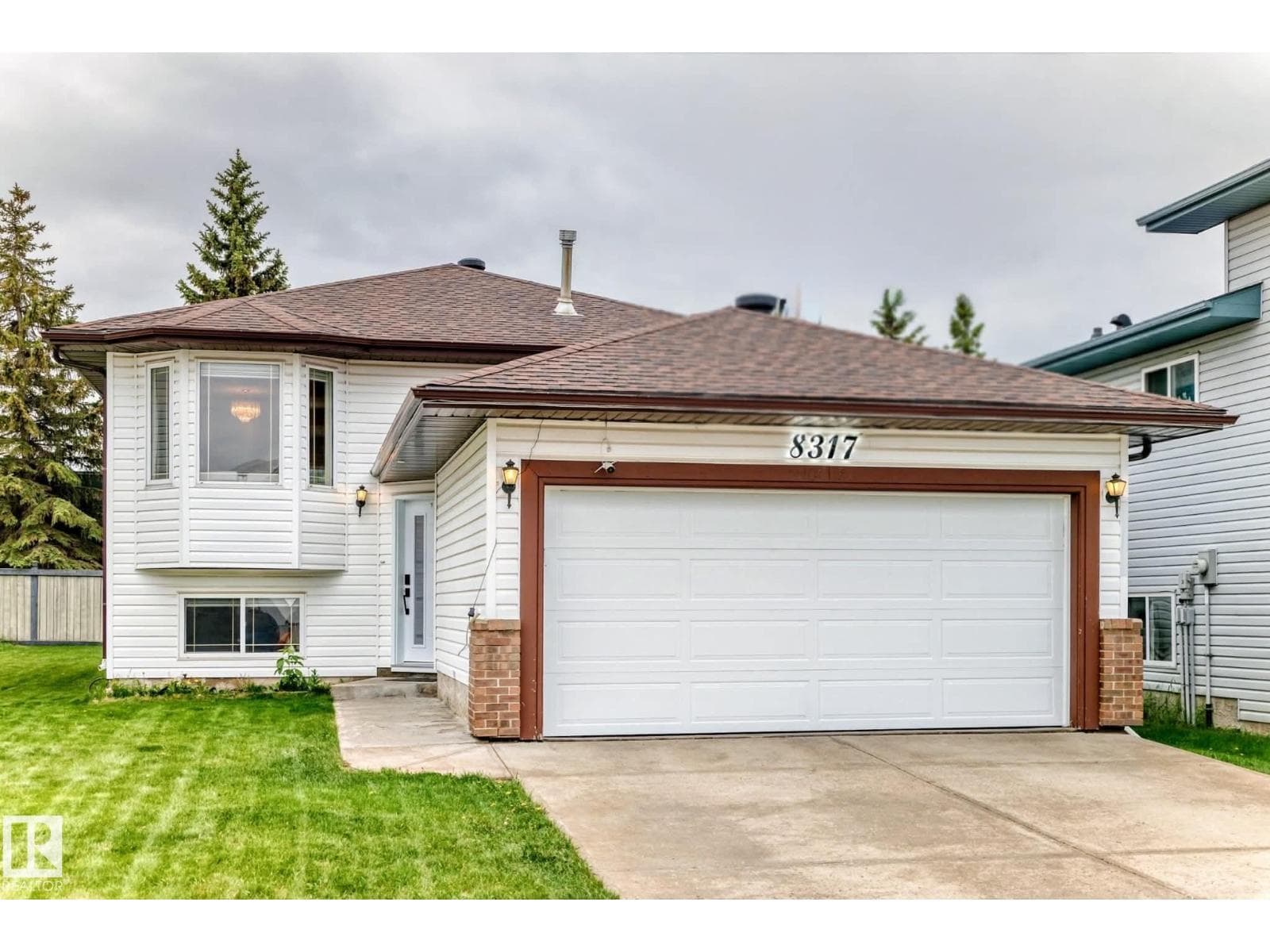 8317 160A AV NW