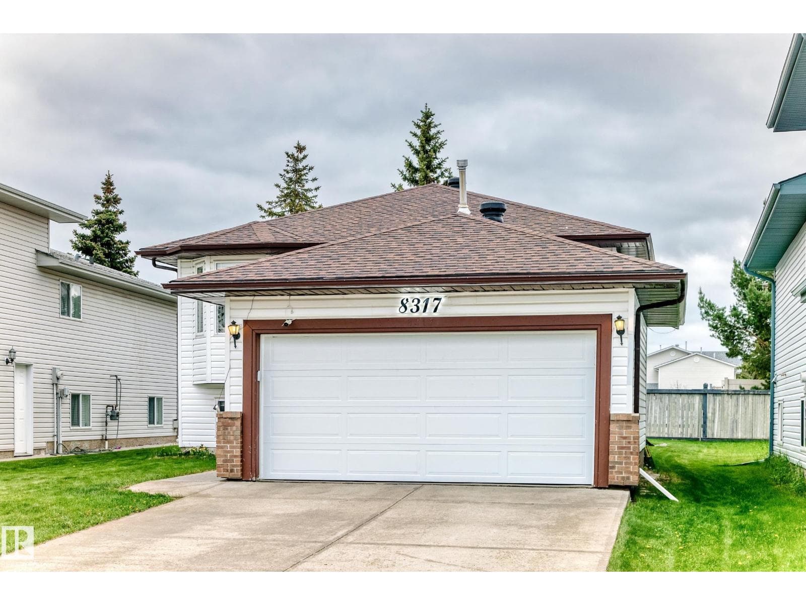 8317 160A AV NW — photo 3