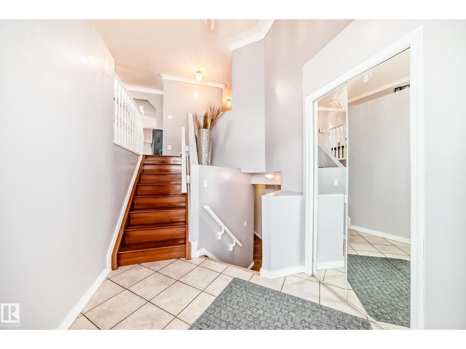 8317 160A AV NW — photo 5