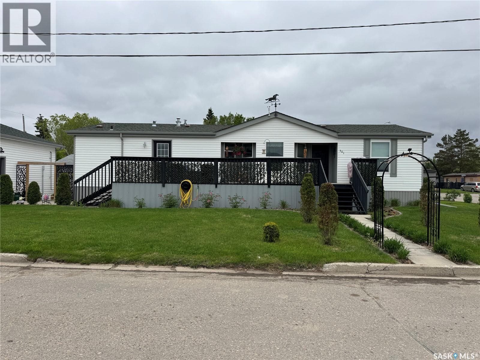 301 Tesky CRESCENT