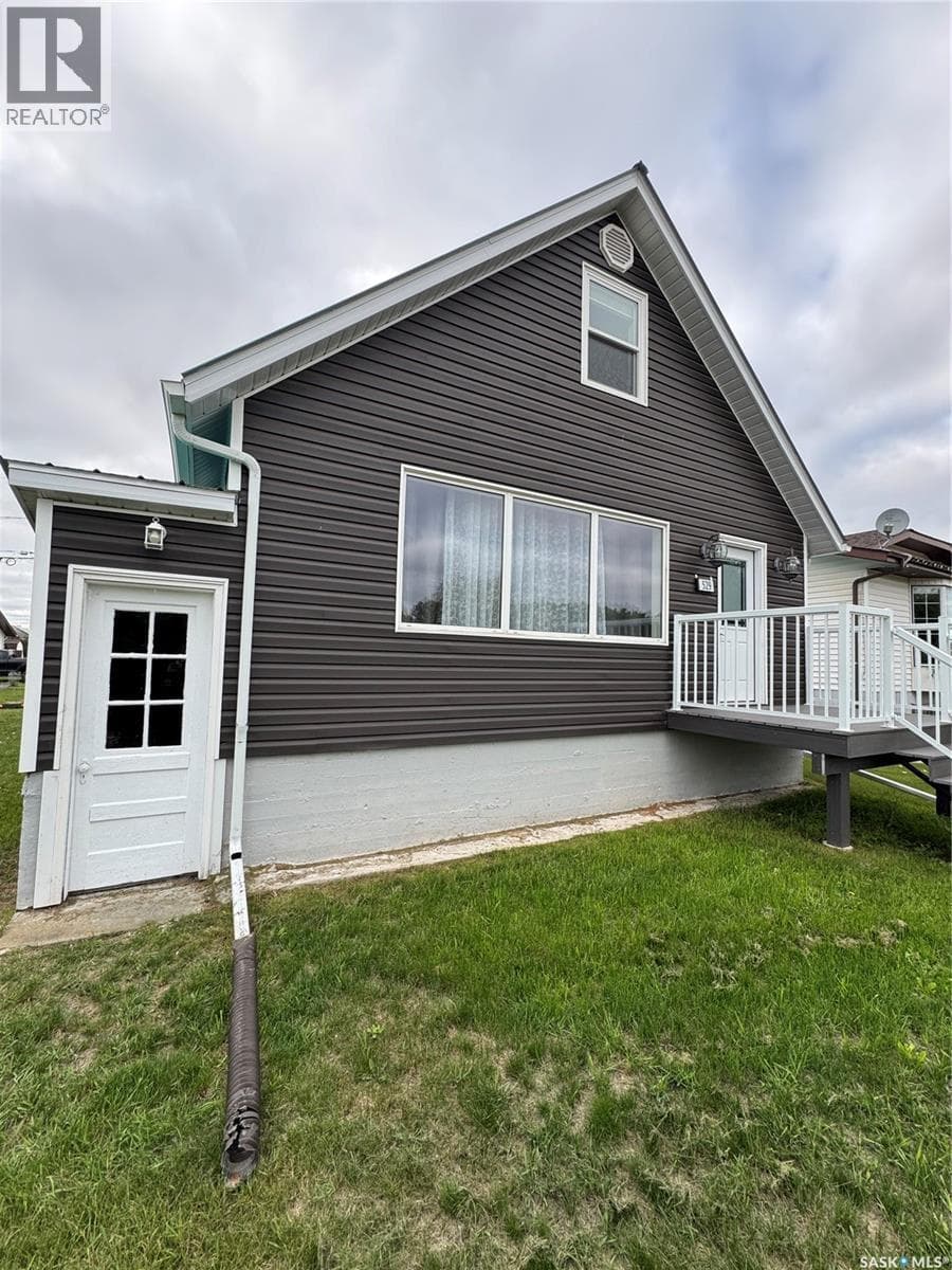 529 Albert STREET — photo 3