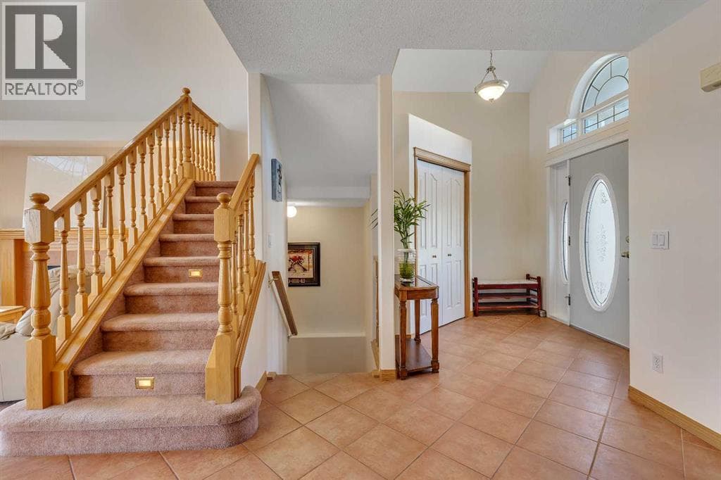 9 Panorama Hills Manor NW — photo 4