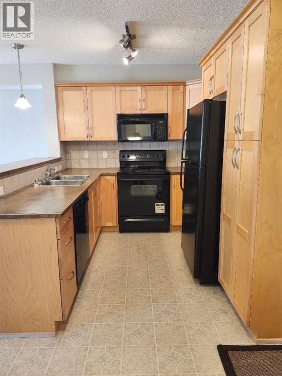 201, 390 MARINA Drive — photo 4