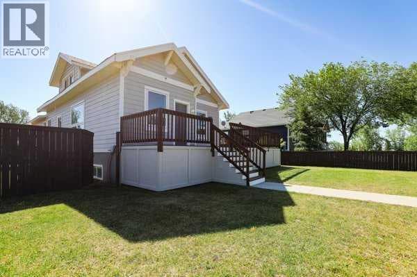 169 Heritage Road S — photo 3