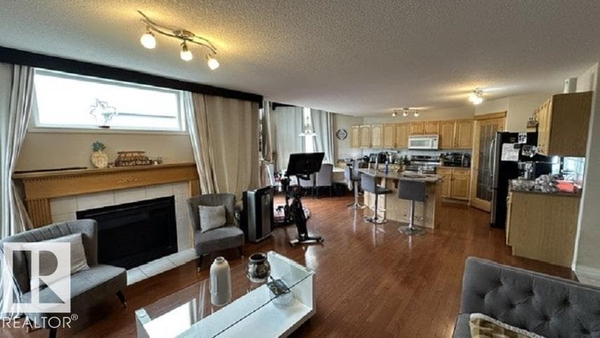 201 FOXBORO CV — photo 2