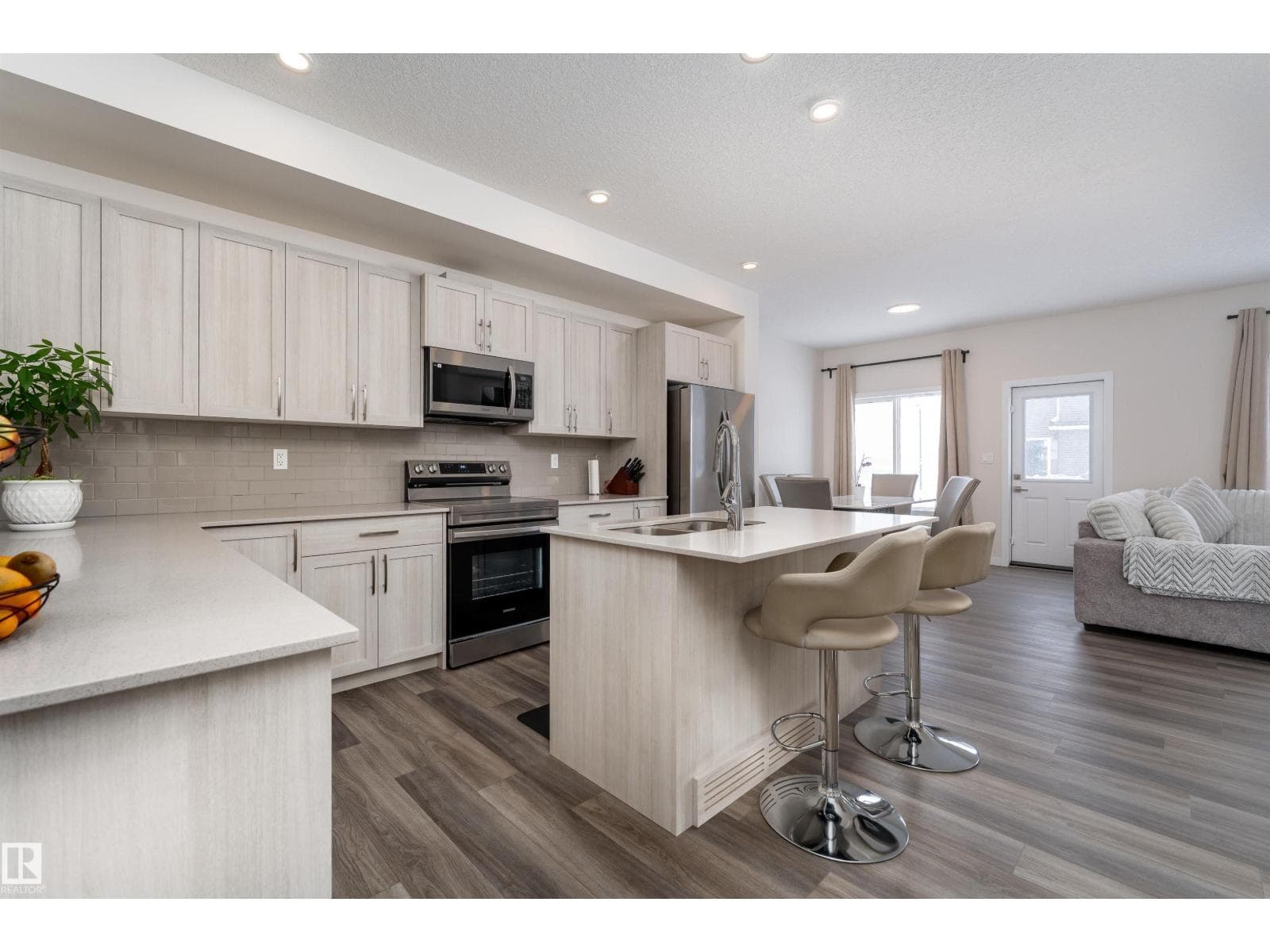 2120 MUCKLEPLUM CR SW — photo 3