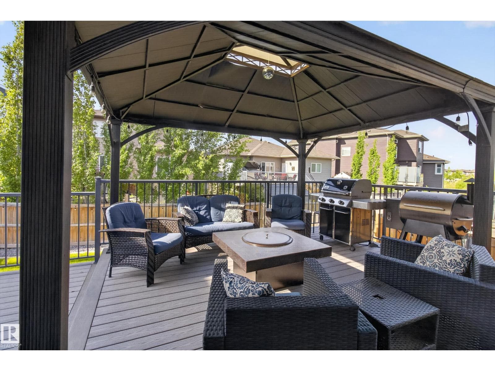 457 MEADOWVIEW DR — photo 3