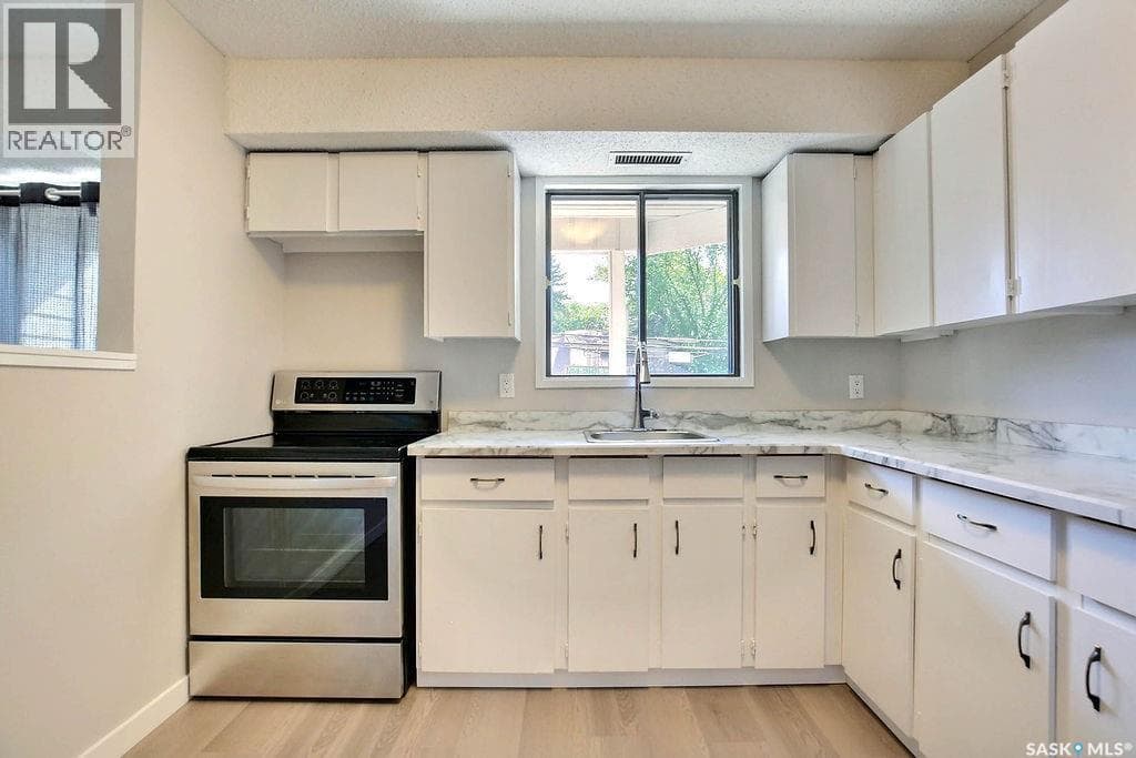 118 2315 McIntyre STREET — photo 4