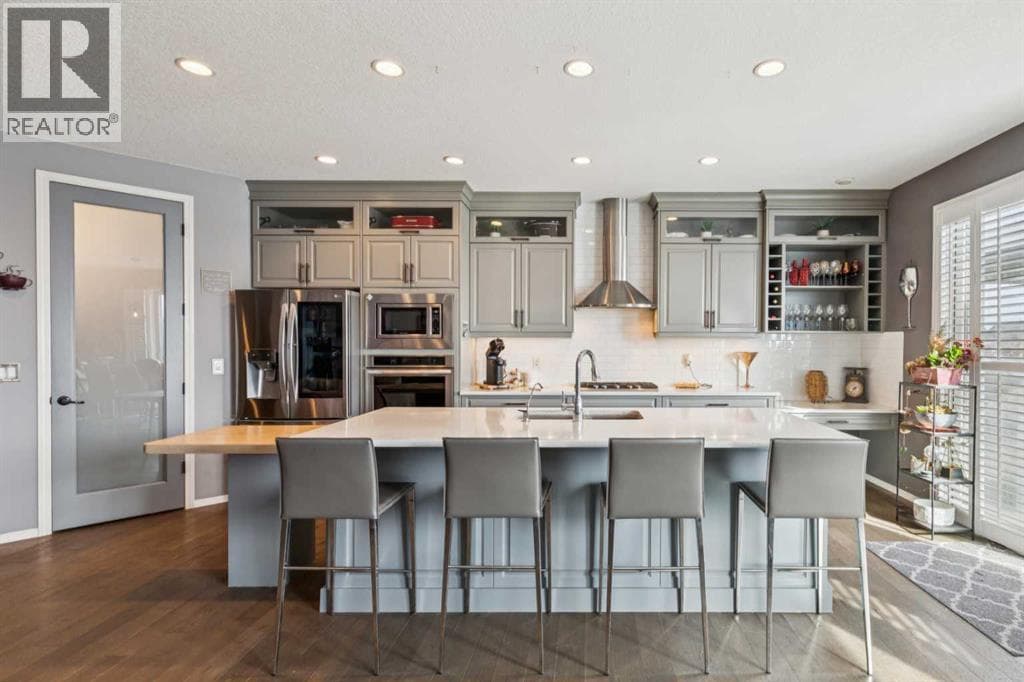 223 Cranarch Terrace SE — photo 4