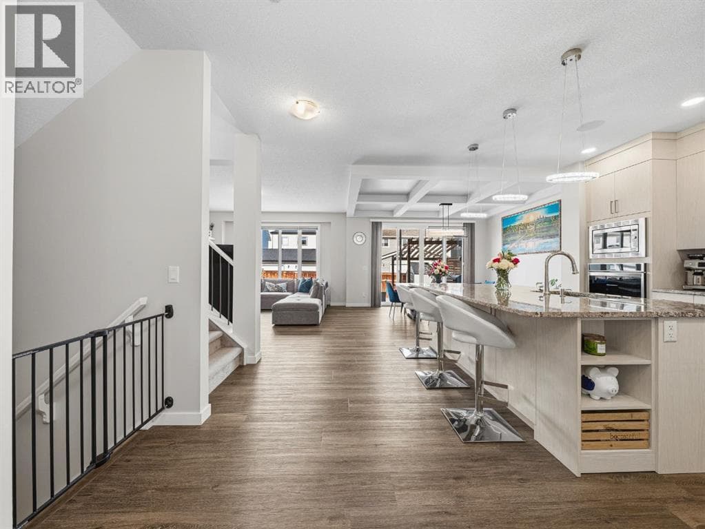 44 Masters Terrace SE — photo 3