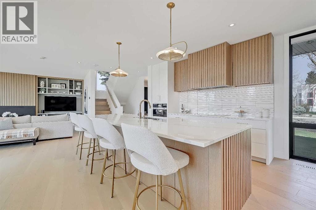 159 Rosery Drive NW — photo 4