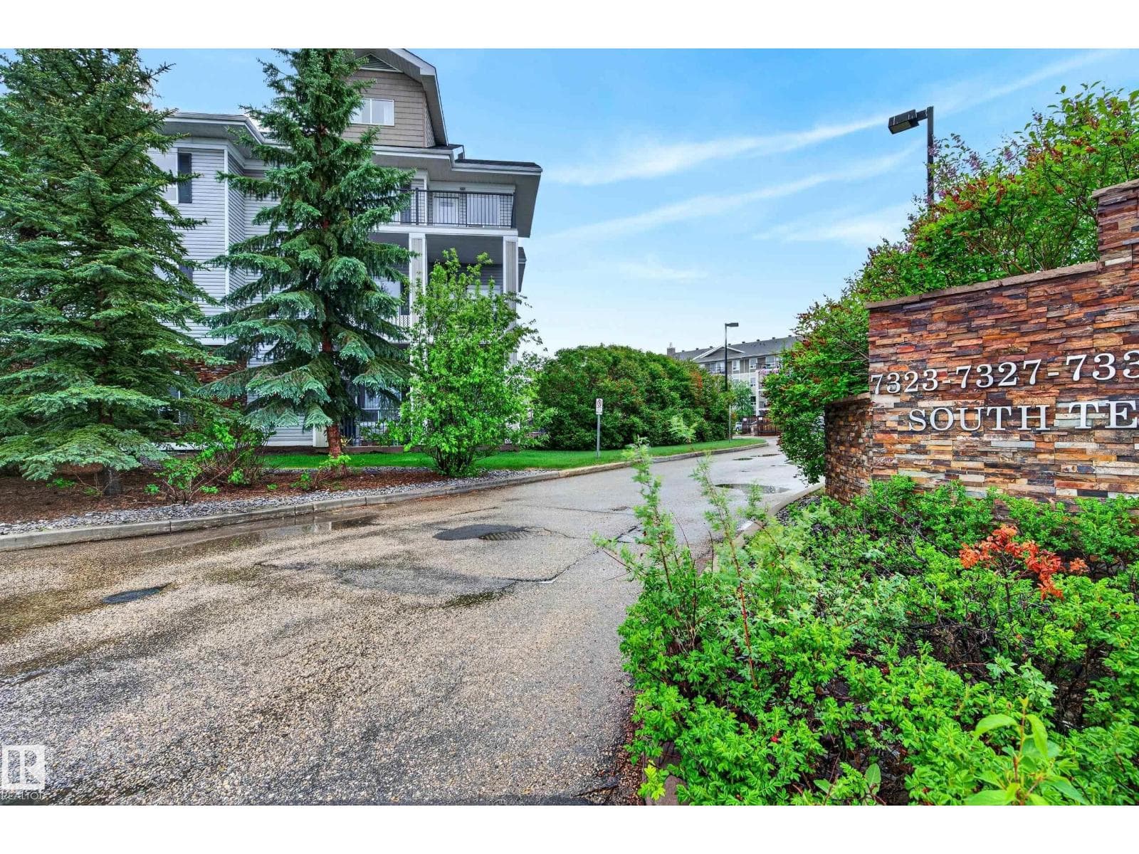 #2402 7343 SOUTH TERWILLEGAR DR NW — photo 4