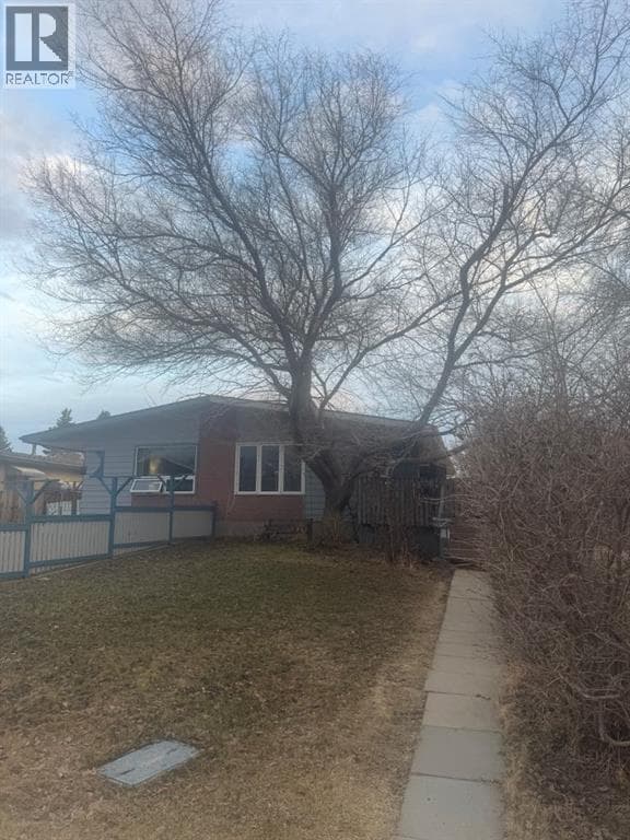 6035 59 Street — photo 2
