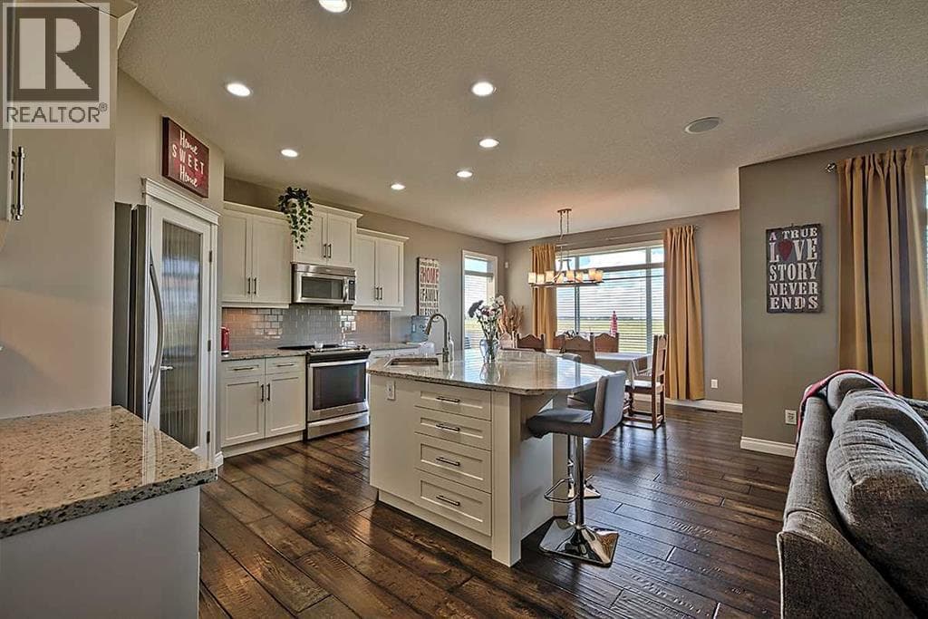 732 Hampton Hills Drive NE — photo 3