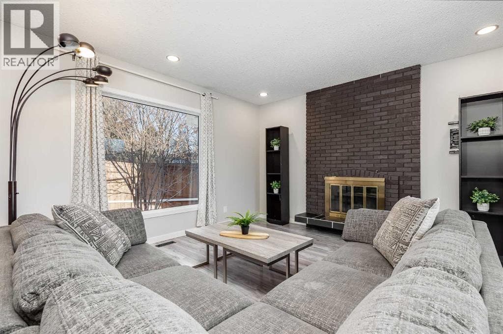3394 Breton Close NW — photo 5