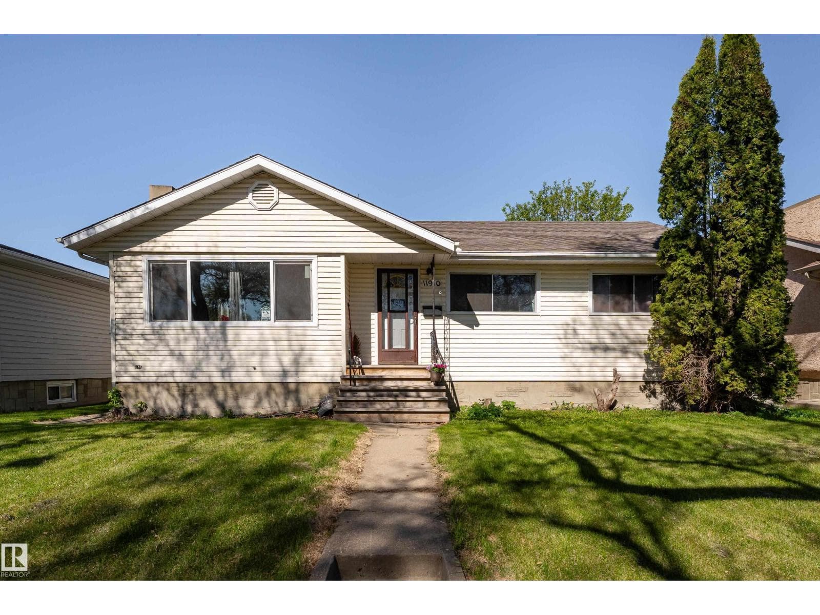 11910 43 ST NW