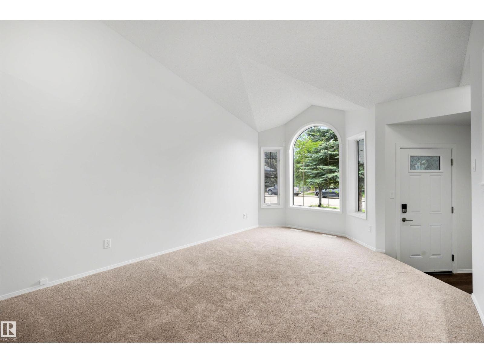 11815 8 AV NW — photo 5