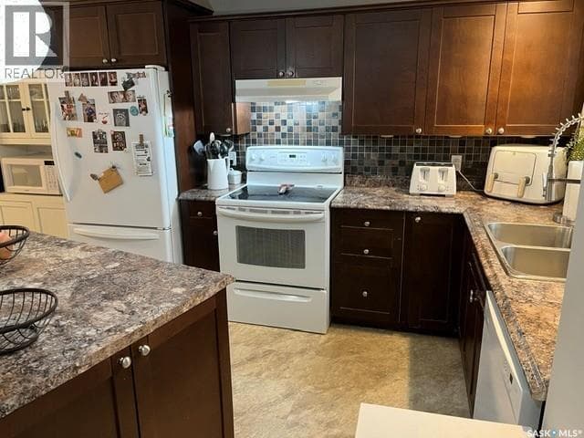 206 3rd AVENUE W — photo 5