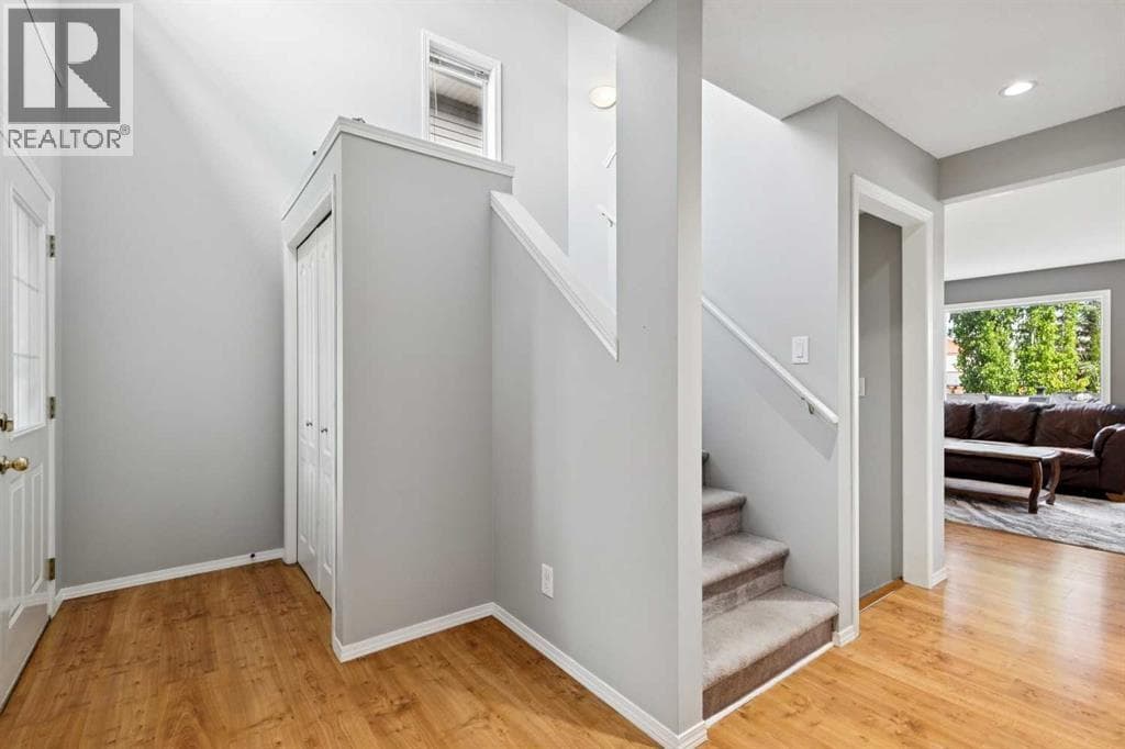 18 Bridlewood Way SW — photo 3