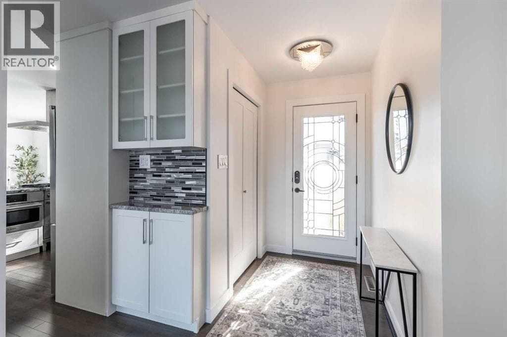 586 Prospect Drive SW — photo 3
