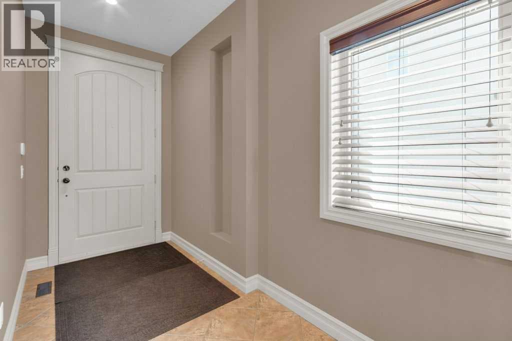 44 Mahogany Rise SE — photo 2