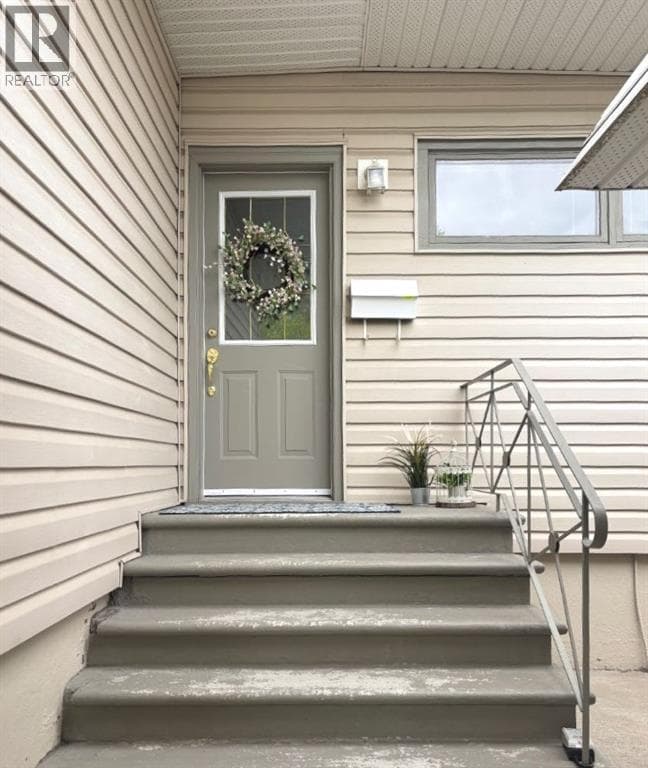 19 Meadowview Road SW — photo 4