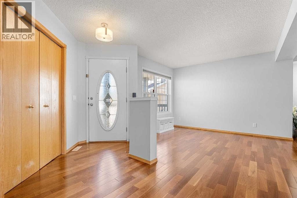 136 Coral Springs Landing NE — photo 3