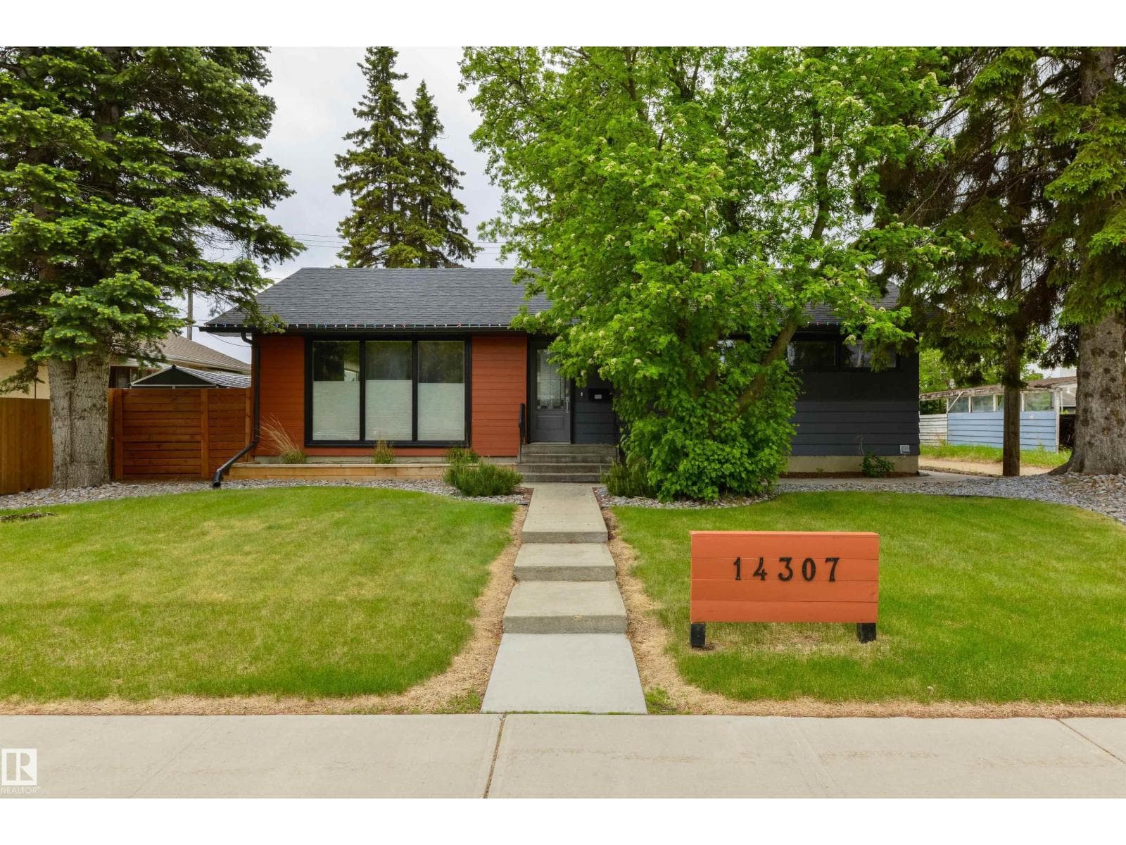 14307 86 AV NW