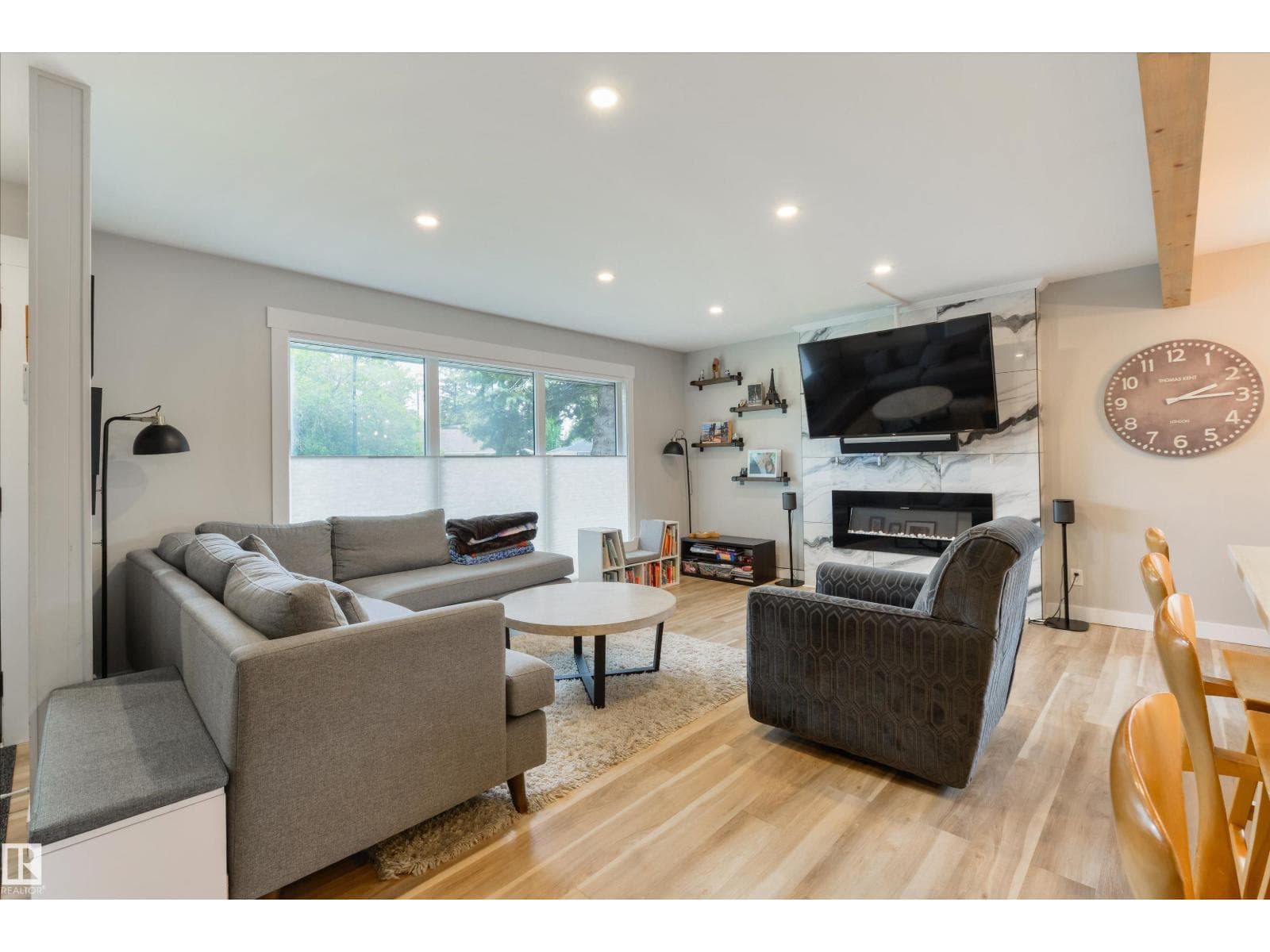 14307 86 AV NW — photo 4