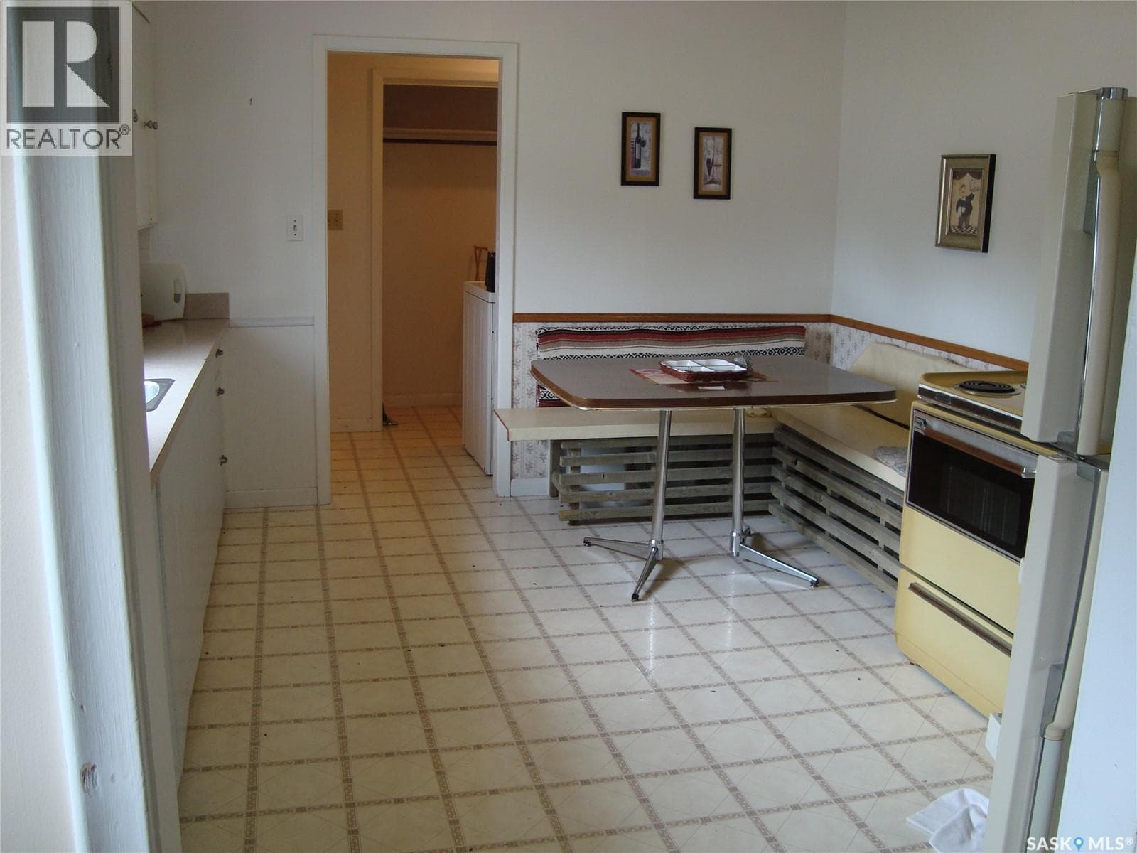 260 6th AVENUE E — photo 3