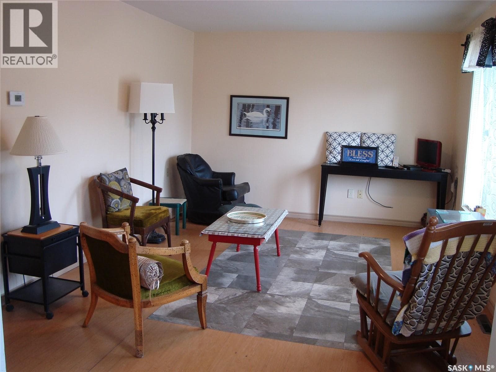 260 6th AVENUE E — photo 5