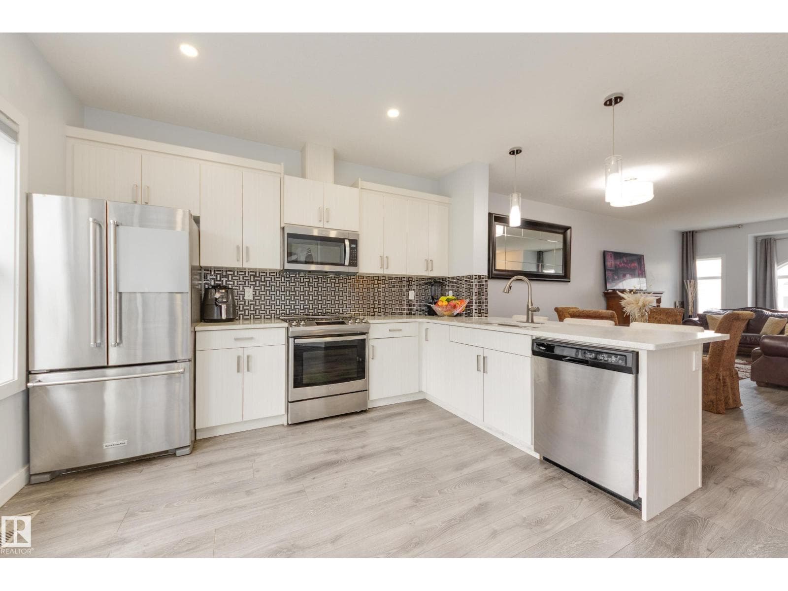 #66- 723 172 ST SW