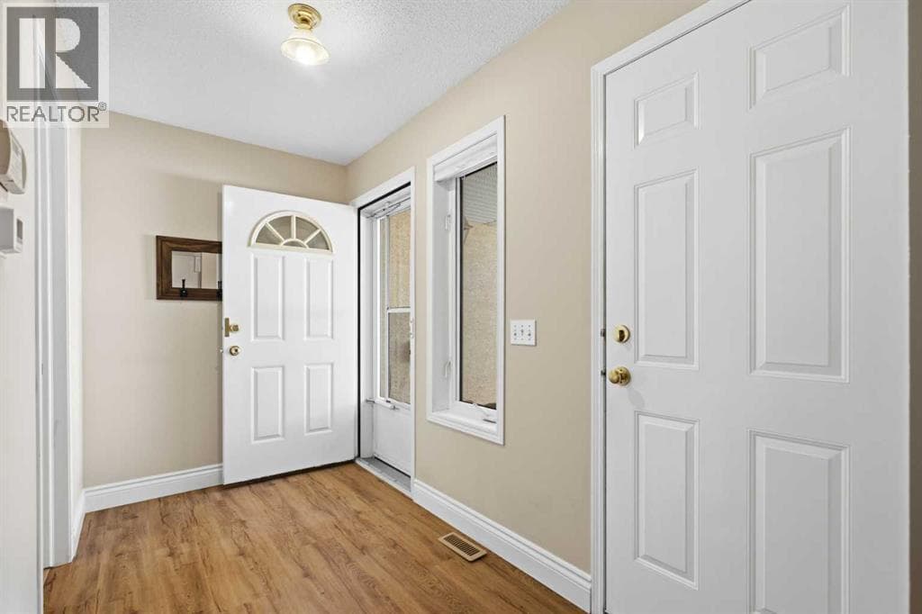 55 Cedarview Mews SW — photo 5