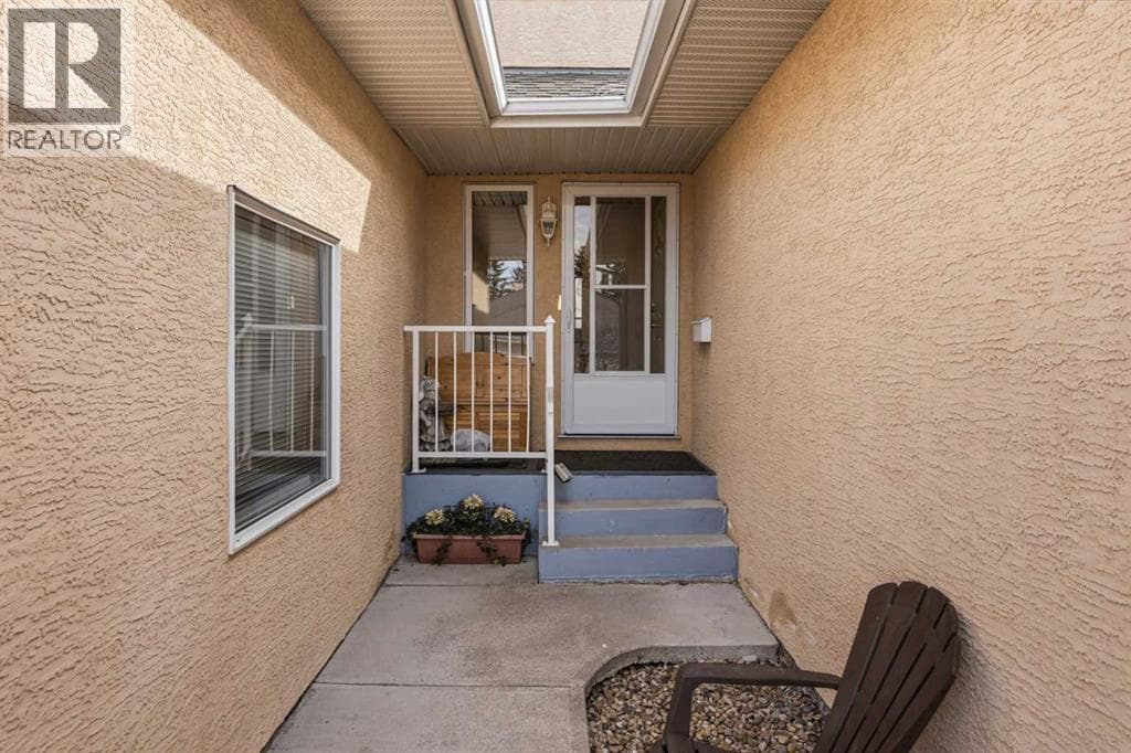 55 Cedarview Mews SW — photo 3