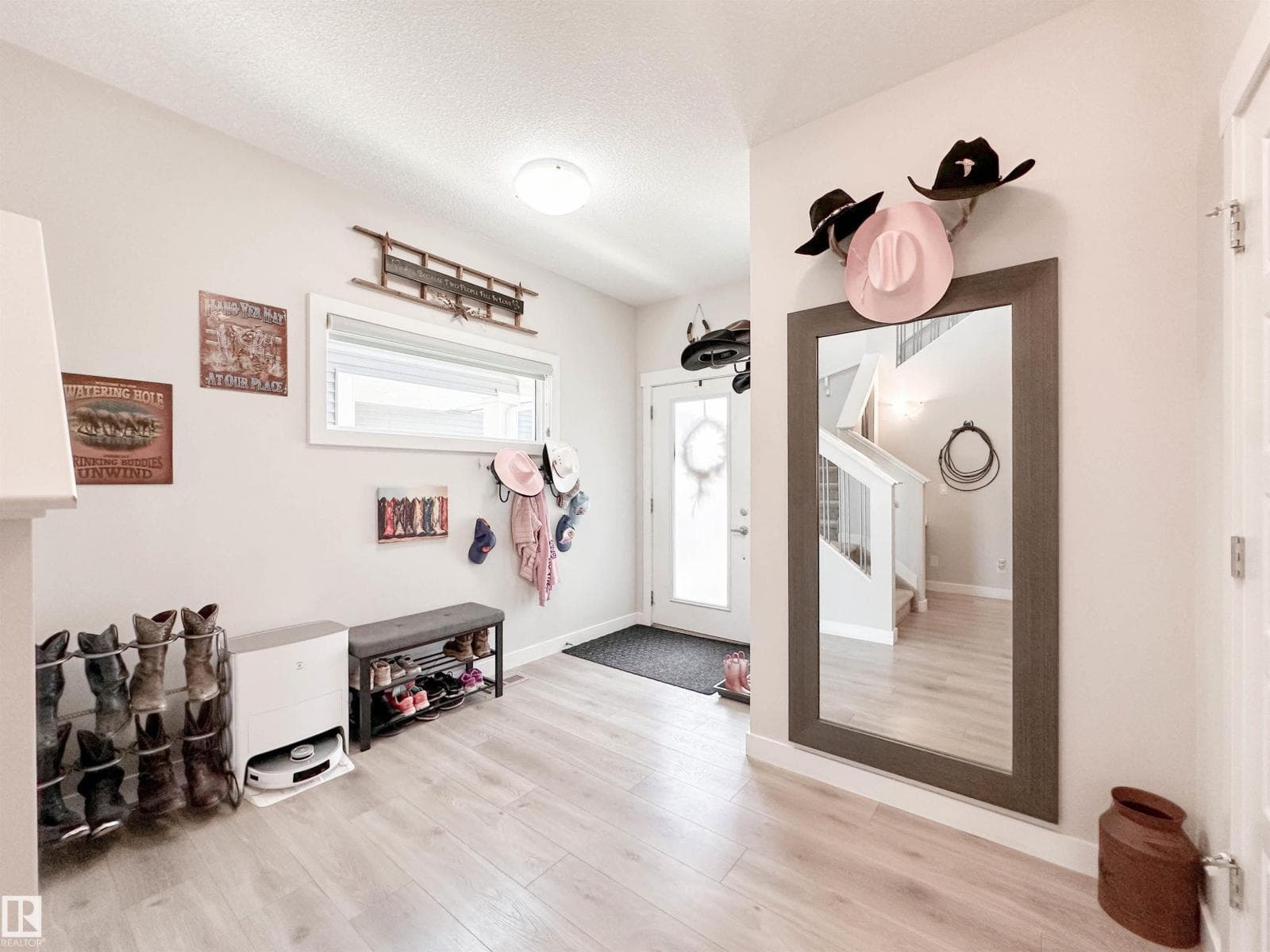 103 JOYAL WY — photo 3