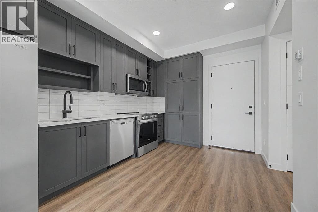 205, 3107 Warren Street — photo 5