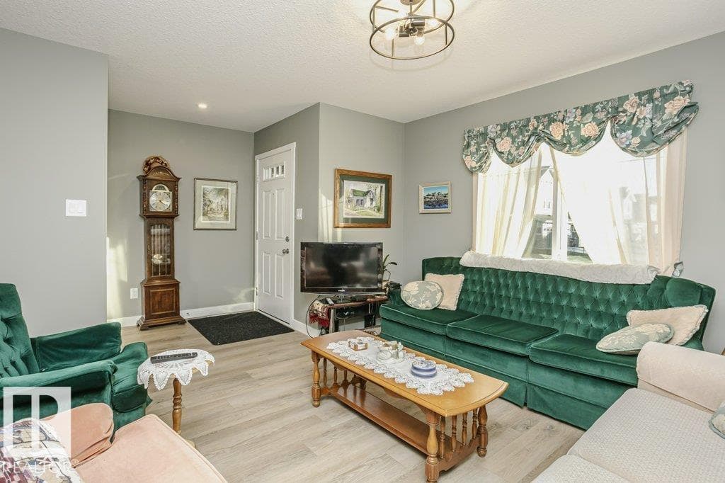 1537 SANDSTONE BV — photo 4
