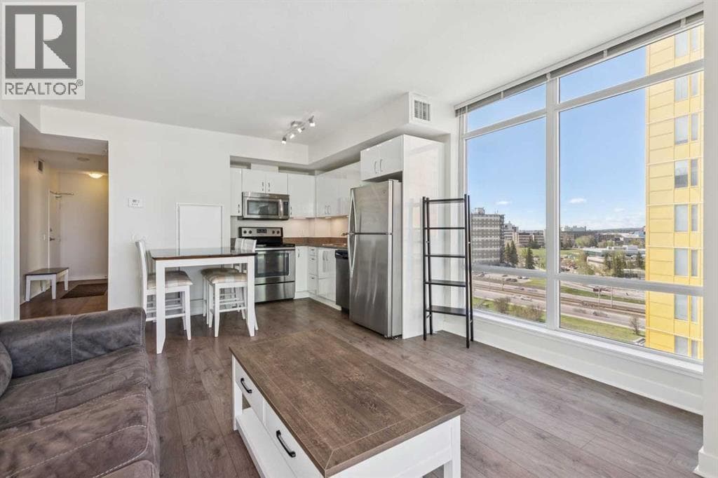 1007, 10 Brentwood Common NW — photo 3